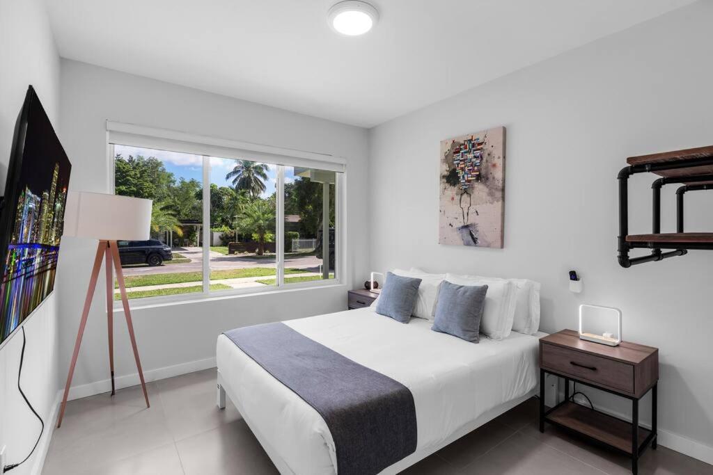 Stylish 4 Bedroom Home With Pool, 12 Minutes To The Beach Miami Exteriör bild